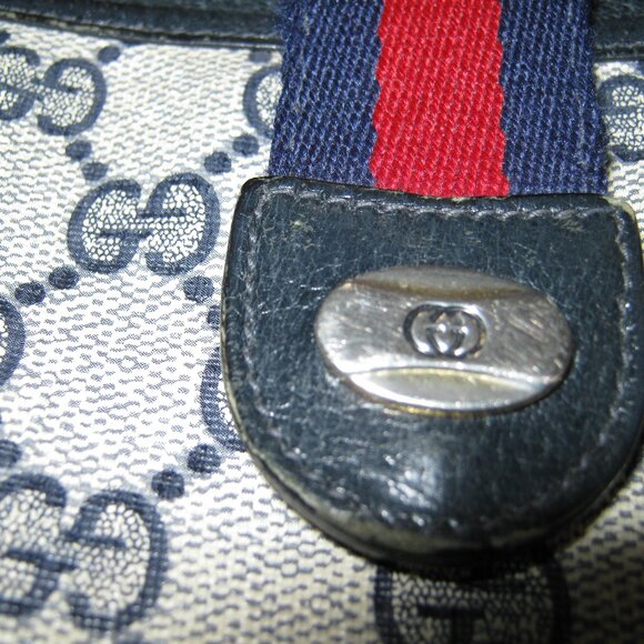 Authentic Vintage Navy Gucci Shoulder Bag - Picture 12 of 16